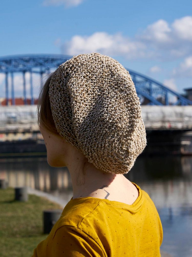 Hand-knitted hemp beanie - BEIGE