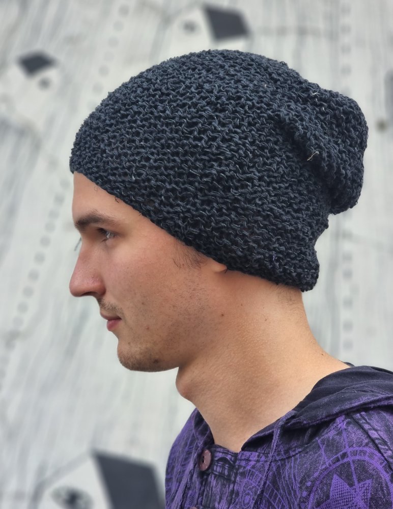 Hand-knitted hemp beanie - BLACK