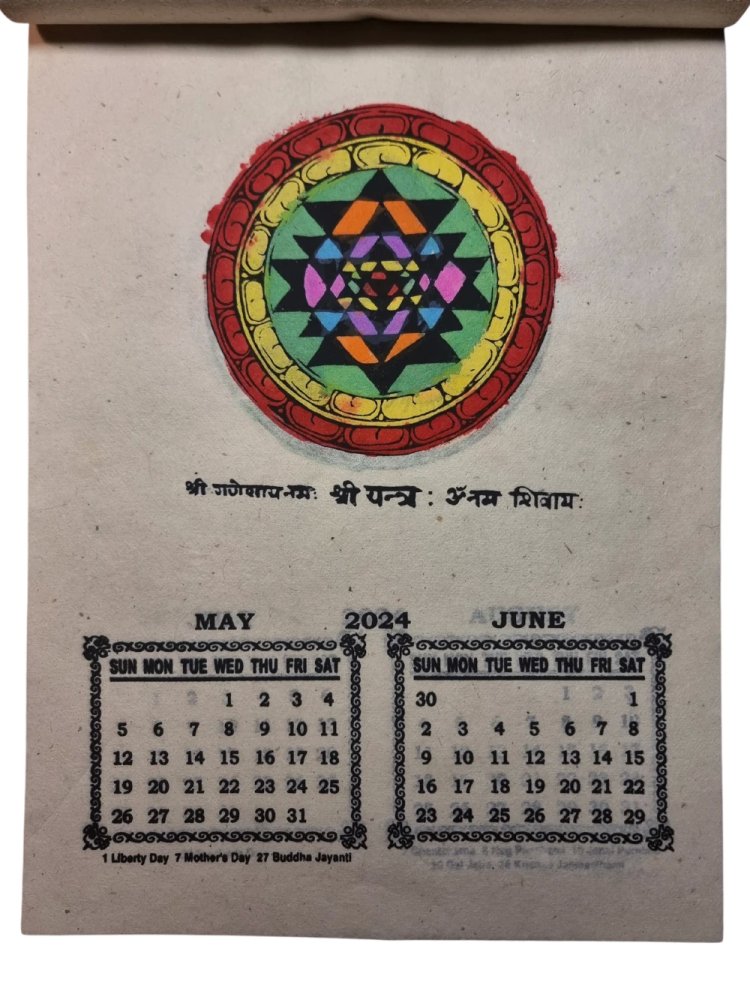 Ręcznie robiony etno kalendarz 2024. Kalendarz z mandalami wykonany z papieru czerpanego.