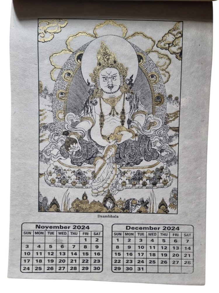 Kalendarz naścienny 2024 z papieru czerpanego lokta. Wykonany w Nepalu dla Kana Sapiens.