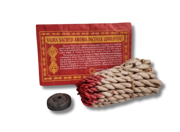 Najwyższej jakości kadzidła sznurkowe dhupaya owinięte w papier czerpany Lokta Vajra Incense Dhupaya, zapach aromat SACRED AROMA, wykonane z masy roślinnej według tradycyjnej oryginalnej receptury w Nepalu