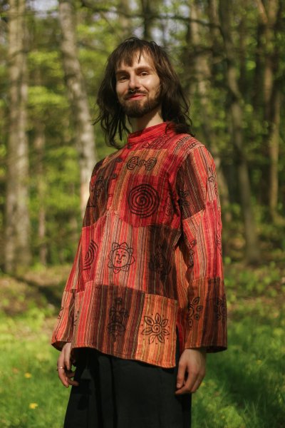 Koszula patchworkowa ze wzorami grzybów. Ręsznie szyta w Nepalu. Koszula na festiwal w stylu hippie