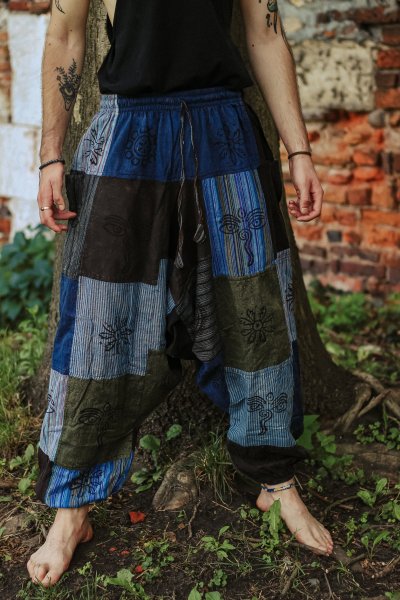 SZARAWARY Haremki Alladynki patchwork NEPAL etno hippie boho  wysokiej jakości luźne spodnie ręcznie robione w Nepalu. Wzór patchworkowy, niebieskie, 100% bawełna.